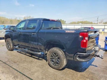 Chevrolet Silverado II 2024 Chevrolet Silverado K1500 TRAIL BOSS CUSTOM 2024 2.7 Benzyna 310KM, zdjęcie 2