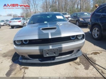 Dodge Challenger III 2015 Dodge Challenger 2015 Dodge Challenger 2dr Cpe SRT 392 6.4 Benzyna 485KM, zdjęcie 7