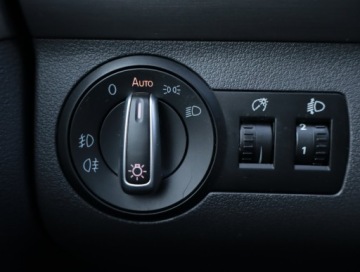 Volkswagen Touran II 1.6 TDI 105KM 2011 VW Touran 1.6 TDI, DSG, Klima, Klimatronic, zdjęcie 19