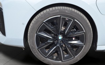 BMW Seria 7 G70 Sedan Plug-In 3.0 M60e 571KM 2023 BMW Seria 7 Dealer BMW Bonkowscy Gorzow Wlkp. 3.0 Hybryda Plug-in 571KM, zdjęcie 3
