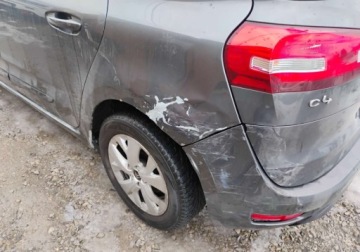 Citroen C4 II 2014 Citroen C4 2014r, 1.6 HDI. Lekko uszkodzony prawy tyl. Jezdzi. 1.6 116KM, zdjęcie 18