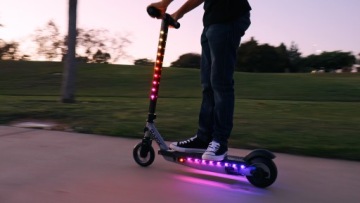 Детский электросамокат Razor E90 Light