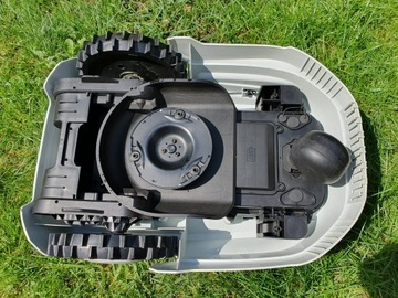 Робот-косилка MacAllister MRM250 (WORX S300)