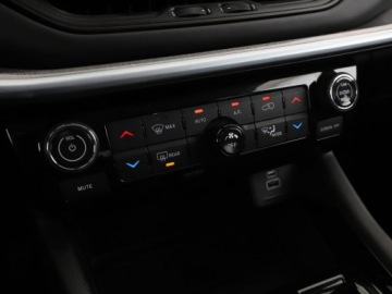 Jeep Compass II SUV Plug-In Facelifting 1.3 GSE T4 240KM 2022 Jeep Compass Automat PHEV 4xe Navi Tempomat Grzana, zdjęcie 27