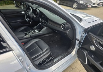 Alfa Romeo Giulia II Sedan Facelifting 2.0 Turbo 280KM 2023 Alfa Romeo Giulia 2,0 Benzyna 280 KM Q4 Veloce Ti Automat 4x4 GWARANCJA Za, zdjęcie 10