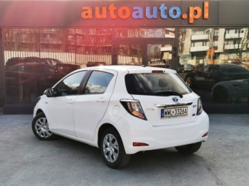 Toyota Yaris III Hatchback 5d Hybrid 100 74KM 2013 TOYOTA YARIS Hybrid 100 74KM,Automat, Kamera cofania, Nawigacja, zdjęcie 21