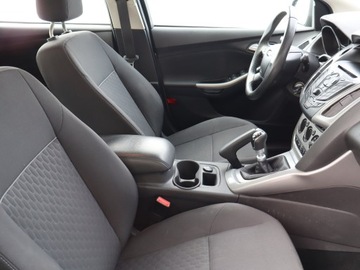 Ford Focus III Hatchback 5d 1.0 EcoBoost 125KM 2013 Ford Focus 1.0 EcoBoost, Salon Polska, Serwis ASO, zdjęcie 8