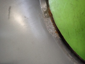 BLATNÍK LEVÝ PŘEDNÍ MITSUBISHI COLT VI 6 2005R