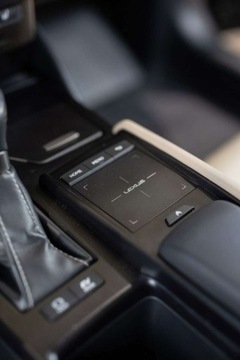 Lexus ES VII (XV70) 2019 Lexus ES 300h Elegance 2.5 Hybryda 178KM, zdjęcie 13