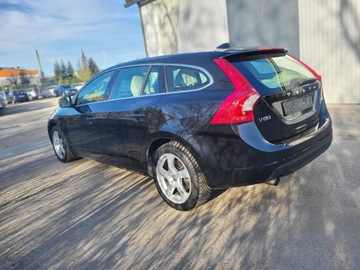 Volvo V60 I Kombi 1.6 DRIVe 115KM 2012 Volvo V60 I 1.6 D2 1,6 bezwypadkowy, niski przebieg, zdjęcie 5