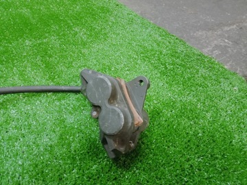 ТОРМОЗНОЙ СУППОРТ ПРАВЫЙ ЛЕВЫЙ ПЕРЕДНИЙ YAMAHA FZ6 04-06