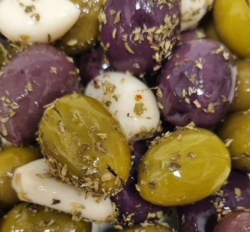 Oliwki ZIELONE i CZARNE z Czosnkiem z Oregano 250g Smaki Sycylii