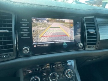 Skoda Kodiaq I SUV Facelifting 2.0 TDI SCR 200KM 2022 Skoda Kodiaq 2.0 TDI 4x4 Sportline DSG 200KM 2022r Przestronny i nowoczesny, zdjęcie 11
