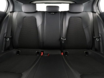 Mercedes Klasa A W177/V177 Hatchback 1.3 200 163KM 2018 Mercedes A 200 automat półskóra navi klima auto, zdjęcie 17