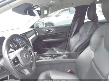 Volvo S60 III Sedan 2.0 T5 250KM 2020 Volvo S60 S60 t5 momentum 2.0 Benzyna 250KM, zdjęcie 9