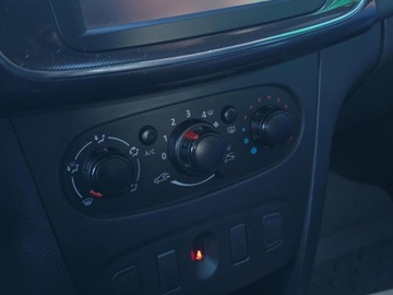 Dacia Sandero II Hatchback 5d Facelifting 1.0 SCe 73KM 2019 Sandero 1.0 SCe Laureate, zdjęcie 13