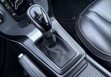 Volvo V40 II Cross Country 1.5 T3 DRIVE-E 152KM 2016 Volvo V40 1.5 Benzyna 152KM, zdjęcie 20