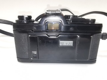 OLYMPUS OM10 QUARTZ ZUIKO MC AUTO-S 50 мм f/1,8