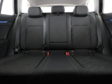 Volkswagen Golf VIII Variant 1.5 eTSI 130KM 2023 Volkswagen Golf virtual, full led, fv23, dsg,, zdjęcie 17