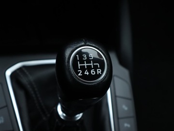 Ford Focus III Hatchback 5d facelifting 1.0 EcoBoost 125KM 2018 Ford Focus 1.0 EcoBoost, Salon Polska, Serwis ASO, zdjęcie 17