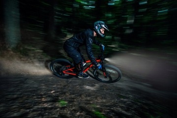 ВЕЛОСИПЕДНАЯ ЛАМПА SPECTER 900 POWER BANK ЗАДНЯЯ ПЕРЕДНЯЯ