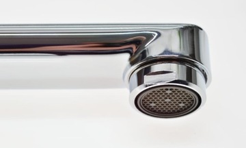 Rust -Resistant Spout для простой настенной батареи