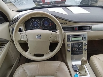 Volvo V70 III Kombi 2.0 145KM 2008 VOLVO V70 III 2.0 Momentum, Manual, Serwisowany,2 x Klucz, Hak, zdjęcie 4