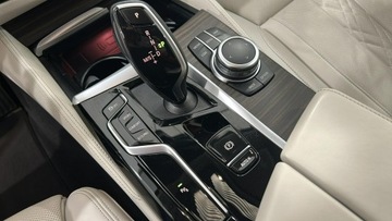 BMW Seria 5 G30-G31 Touring Facelifting 3.0 530d 286KM 2022 BMW 530 xDrive mHEV Luxury Line Kombi, zdjęcie 17