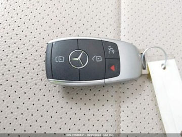 Mercedes GLC C253 2021 Mercedes-Benz GLC 2021 Mercedes-Benz GLC GLC 300 SUV 2.0 Benzyna 255KM, zdjęcie 9