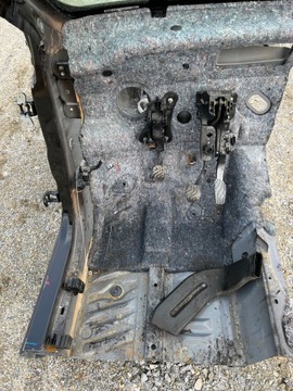 Ćwiartka podłużnica lewa fartuch kielich Renault Clio V