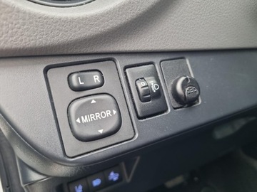 Toyota Yaris III Hatchback 5d Facelifting 2017 1.5 Hybrid 100KM 2020 Toyota Yaris Hybrid 100 Active III (2011-2019) Toy, zdjęcie 21