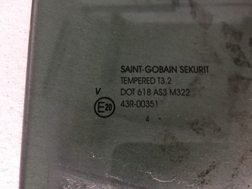 KIA VENGA 2014 SKLO (OKNO) DVEŘE PRAVÁ ZADNÍ KOUŘOVÝ