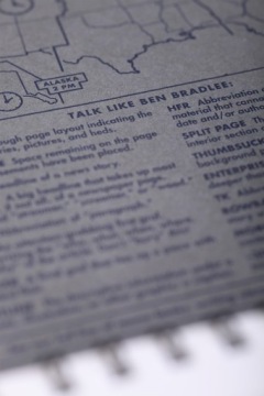 Журналистский блокнот. Полевые заметки. Строки на первой странице.