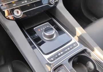 Jaguar F-Pace SUV 2.0 i4 250KM 2019 Jaguar F-Pace 2019r, 2.0 Benzyna AUTOMAT. Lekko przetarte boki. Jezdzi., zdjęcie 15