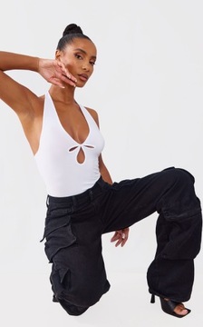 BODY BIAŁE ODKRYTE RAMIONA PRETTYLITTLETHING