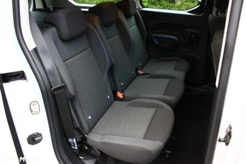 Peugeot Rifter Standard 1.5 BlueHDI 102KM 2024 Peugeot Rifter Peugeot Rifter N1 BlueHDI 100 L2 Allure 1.5 Diesel 102KM, zdjęcie 33