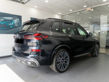 BMW X5 G05 SUV Facelifting 3.0 30d 298KM 2025 BMW X5 xDrive30d Individual Edition Suv 3.0 (298KM) 2025, zdjęcie 3