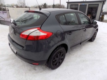 Renault Megane III Hatchback 1.6 16v 110KM 2010 Renault Megane BIALOLEKA 1.6 Benzyna LPG (110 KM), 2010r. prod. KOMIS T, zdjęcie 2