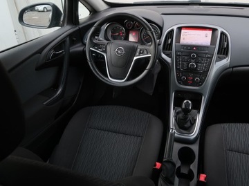 Opel Astra J GTC 1.4 Turbo ECOTEC 120KM 2015 Opel Astra 1.4 T, Navi, Klima, Tempomat, zdjęcie 6