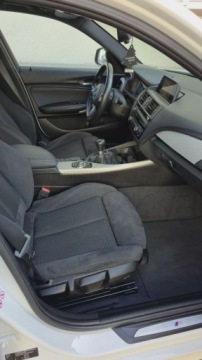 BMW Seria 1 F20-F21 Hatchback 5d Facelifting 2017 118i 136KM 2017 BMW Seria 1 1,5 benzyna 136 KM NAVI bi xenon zarejestrowany 1.5 Benzyna, zdjęcie 17