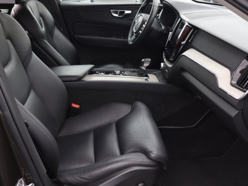 Volvo XC60 II Crossover D5 235KM 2018 Volvo XC60 D5 AWD, Salon Polska, 231 KM, 4X4, zdjęcie 8