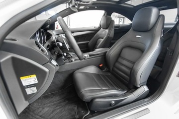 Mercedes Klasa C W204 Coupe AMG 6.2 C 63 AMG 457KM 2013 Mercedes C 63 AMG Tylko 7600 km przebiegu!, zdjęcie 25