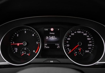 Volkswagen Passat B8 Variant Facelifting 2.0 TDI SCR 200KM 2023 Volkswagen Passat Variant 2.0TDI 150KM Business DSG, Podgrzewane Fotele, T, zdjęcie 17