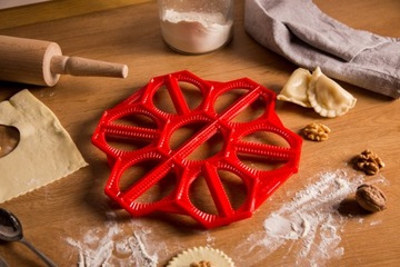 Пельменницы ПЛОСКИЕ КРУГЛЫЕ ПЕЛЬМЕННИКИ НА 14 БОЛЬШИХ пельменей