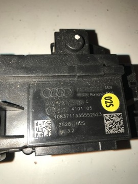 AUDI A4 B8 A5 8T Q5 SPÍNACÍ SKŘÍŇKA ČTEČKA 8K0909131C