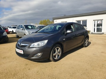 Opel Astra J Hatchback 5d 1.4 Turbo ECOTEC 120KM 2012 Opel Astra 1.4 120 KM KLIMA ELEKTRYKA PARKTRONIK