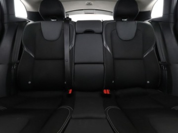 Volvo V40 II 2019 Volvo V40 Momentum navi PDC tempomat LED, zdjęcie 17