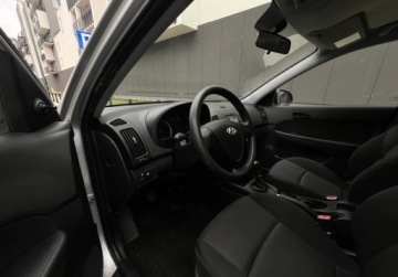 Hyundai i30 I Hatchback 1.4 109KM 2008 Hyundai i30 klima Isofix Warszawa 1.4 Benzyna 109KM, zdjęcie 5