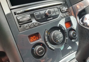 Peugeot 3008 I 2015 Peugeot 3008 Lift LED STYLE GetHelp 1.6 Diesel 120KM, zdjęcie 17