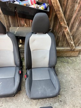 FOTELE PRZEDNIE KANAPA OPARCIE TOYOTA YARIS III 2018r. 5D